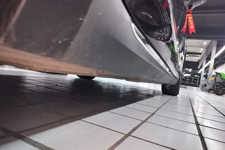 Used Hongqi E-QM5 2024 560km PLUS Right Side Sill