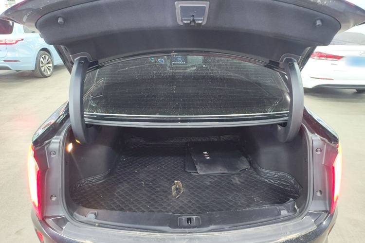 Used Hongqi E-QM5 2024 610 km PLUS Trunk