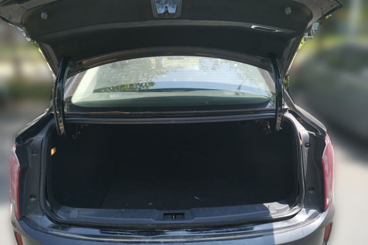 Used Hongqi E-QM5 2024 450km Range Commuter Version Trunk