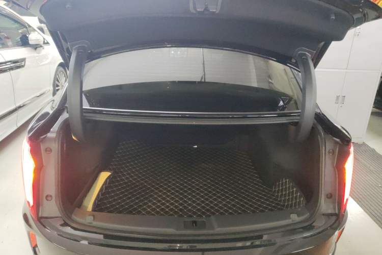 Used Hongqi E-QM5 2024 560km PLUS Trunk
