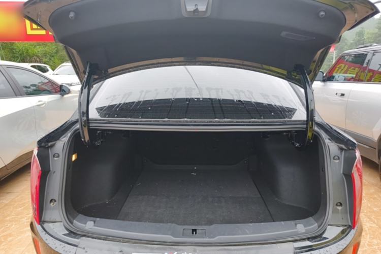 Used Hongqi E-QM5 2024 450km Range Commuter Version Trunk