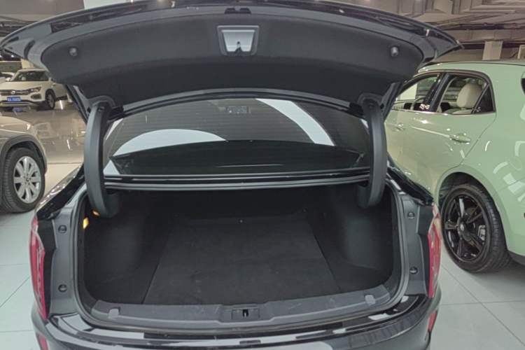 Used Hongqi E-QM5 2024 500km Range Edition Trunk