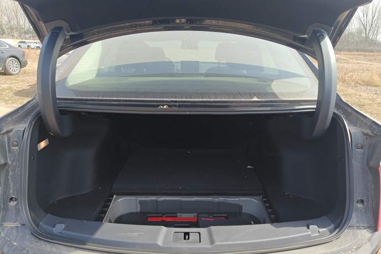 Used Hongqi E-QM5 2024 500km Range Edition Trunk