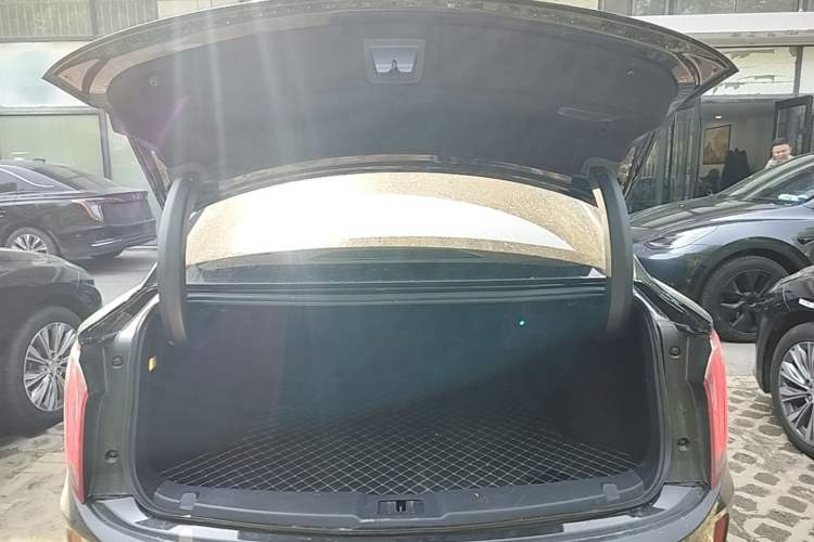 Used Hongqi E-QM5 2024 560km PLUS Trunk