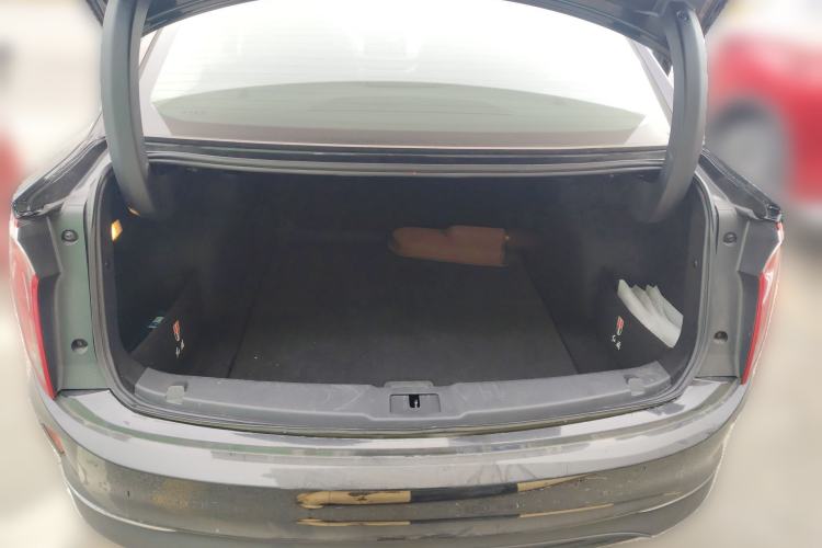 Used Hongqi E-QM5 2024 610 km PLUS Trunk