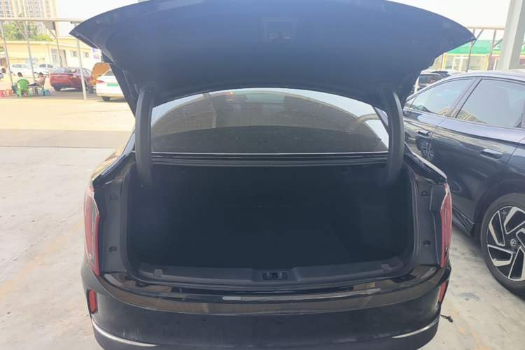 Used Hongqi E-QM5 2024 560km PLUS Trunk