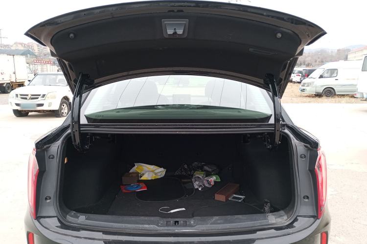 Used Hongqi E-QM5 2024 450km Range Commuter Version Trunk