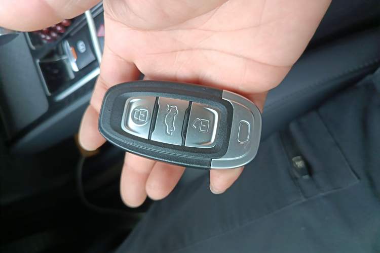 Used Hongqi E-QM5 2024 610 km PLUS Vehicle Key