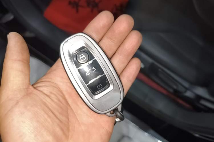 Used Hongqi E-QM5 2024 610 km PLUS Vehicle Key