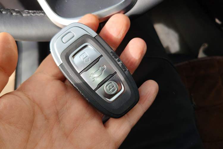 Used Hongqi E-QM5 2024 450km Range Commuter Version Vehicle Key