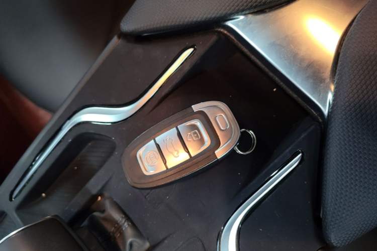 Used Hongqi E-QM5 2024 610 km PLUS Vehicle Key