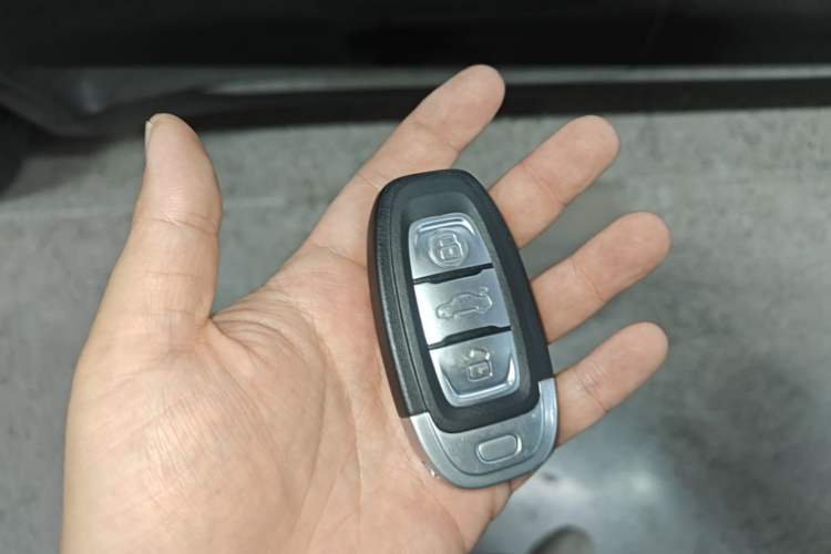 Used Hongqi E-QM5 2024 500km Range Edition Vehicle Key