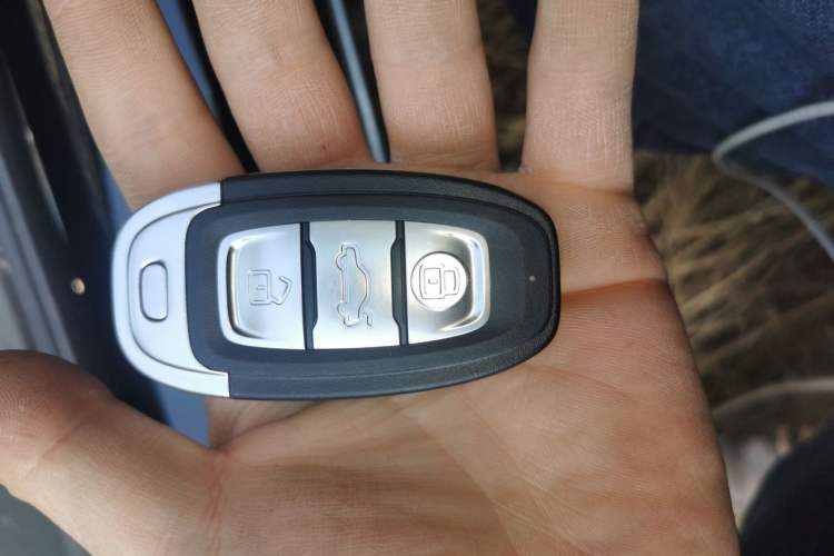 Used Hongqi E-QM5 2024 500km Range Edition Vehicle Key