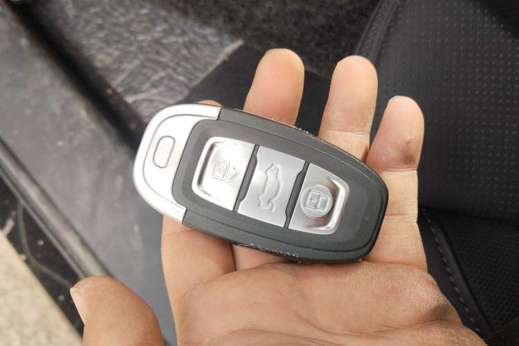 Used Hongqi E-QM5 2024 450km Range Commuter Version Vehicle Key