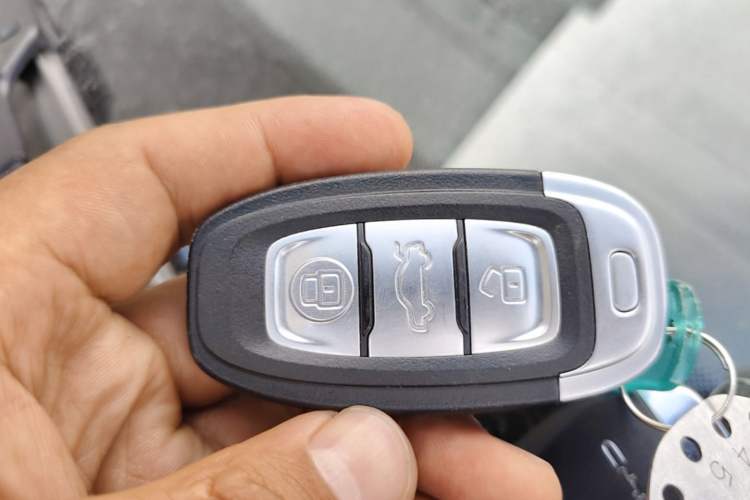Used Hongqi E-QM5 2024 500km Range Edition Vehicle Key