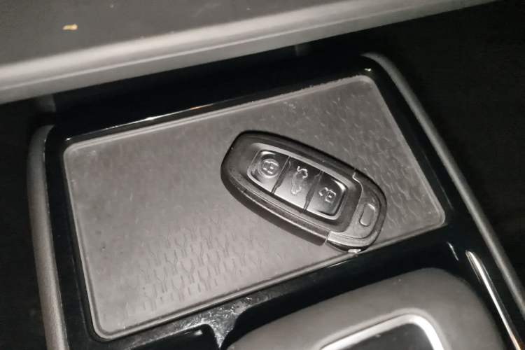Used Hongqi E-QM5 2024 500km Range Edition Vehicle Key