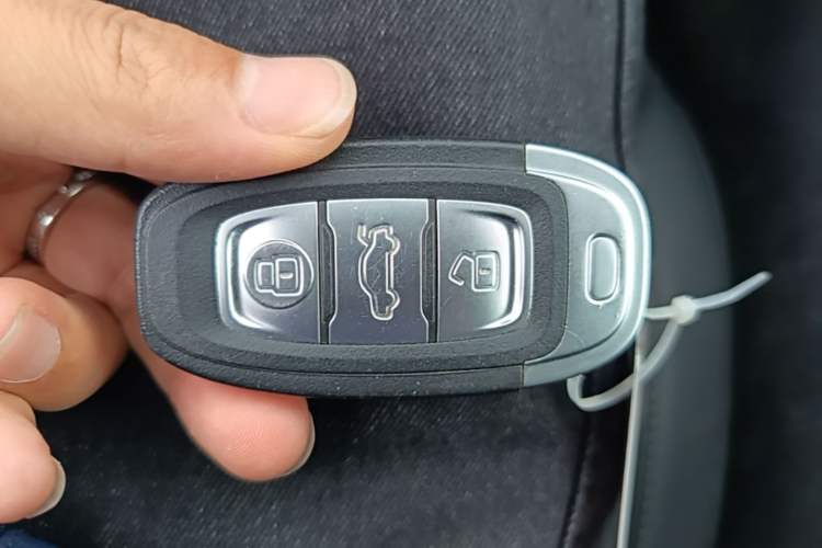 Used Hongqi E-QM5 2024 500km Range Edition Vehicle Key