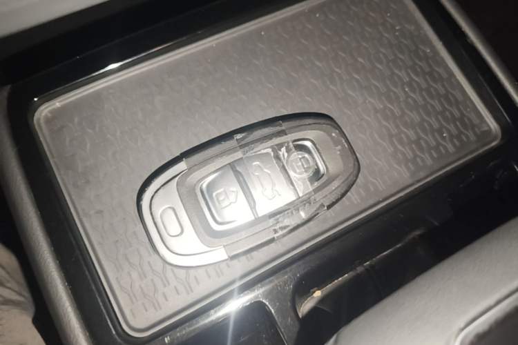 Used Hongqi E-QM5 2024 450km Range Commuter Version Vehicle Key
