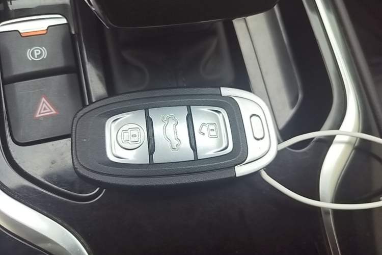 Used Hongqi E-QM5 2024 610 km PLUS Vehicle Key