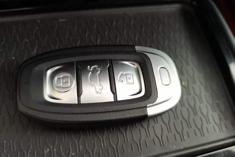 Used Hongqi E-QM5 2024 610 km PLUS Vehicle Key