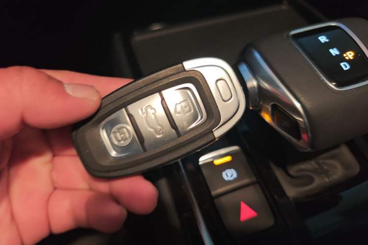 Used Hongqi E-QM5 2024 450km Range Commuter Version Vehicle Key