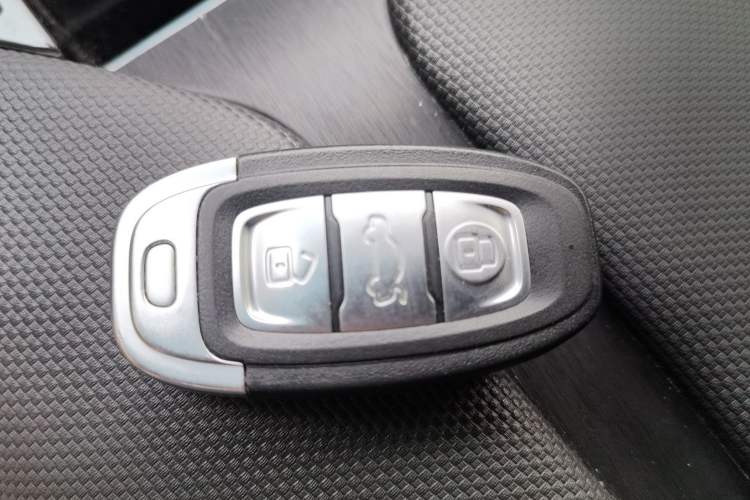 Used Hongqi E-QM5 2024 610 km PLUS Vehicle Key