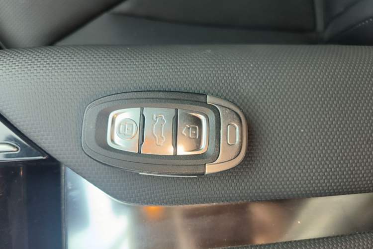Used Hongqi E-QM5 2024 560km PLUS Vehicle Key