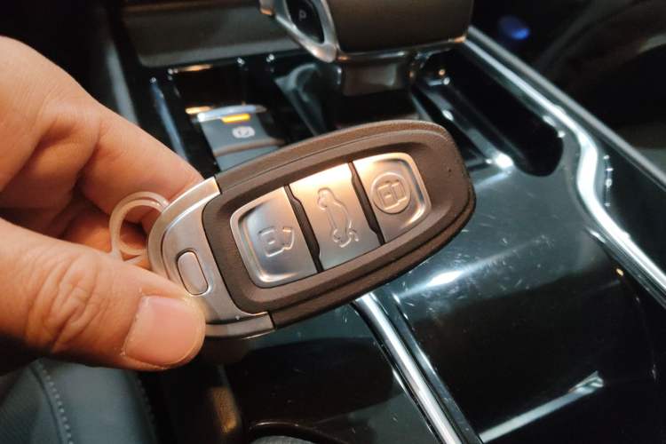 Used Hongqi E-QM5 2024 610 km PLUS Vehicle Key