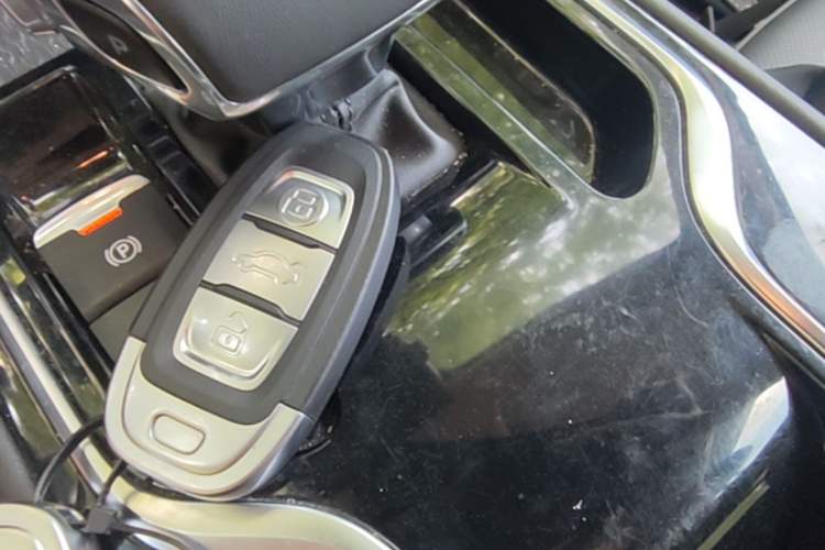 Used Hongqi E-QM5 2024 450km Range Commuter Version Vehicle Key