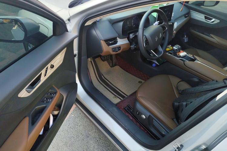 Used Hongqi E-QM5 2024 610 km PLUS Driver Seat
