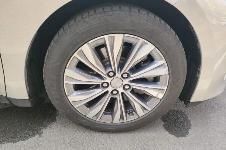 Used Hongqi E-QM5 2024 610 km PLUS Right Front Wheel Hub