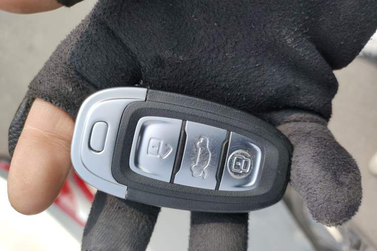 Used Hongqi E-QM5 2024 610 km PLUS Vehicle Key