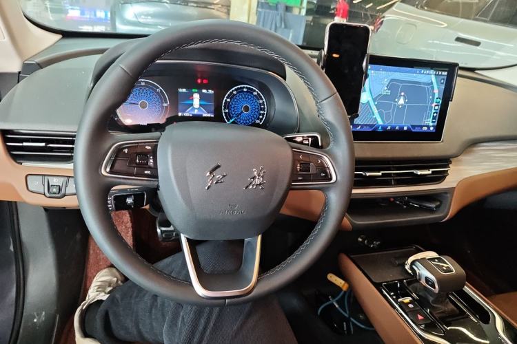 Used Hongqi E-QM5 2024 610 km PLUS Center Console