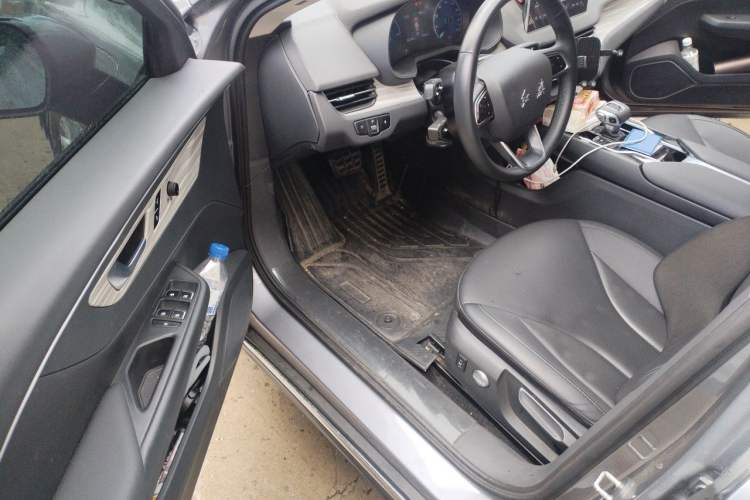 Used Hongqi E-QM5 2024 610 km PLUS Driver Seat