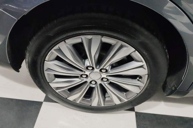 Used Hongqi E-QM5 2024 610 km PLUS Exterior 7