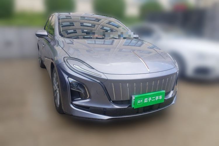 Used Hongqi E-QM5 2024 610 km PLUS Front Right 45 Deg