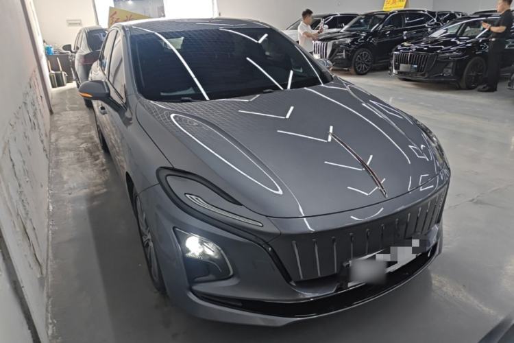 Used Hongqi E-QM5 2024 610 km PLUS Front Right 45 Deg