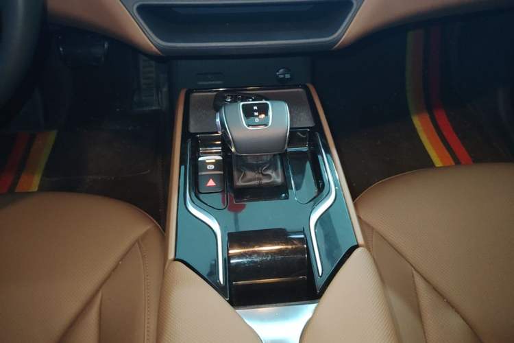 Used Hongqi E-QM5 2024 610 km PLUS Gear Lever