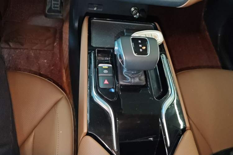 Used Hongqi E-QM5 2024 610 km PLUS Gear Lever