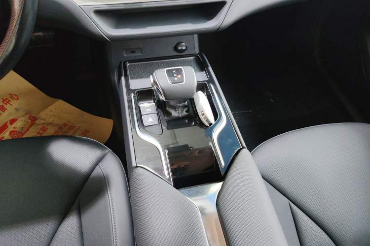 Used Hongqi E-QM5 2024 610 km PLUS Gear Lever