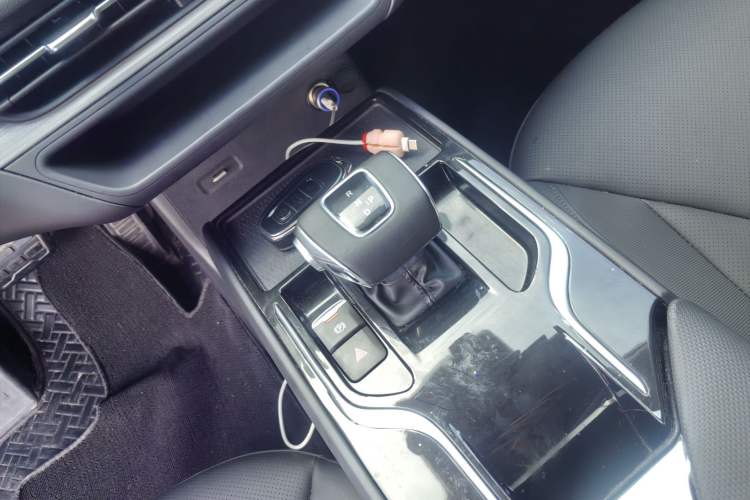 Used Hongqi E-QM5 2024 610 km PLUS Interior 4