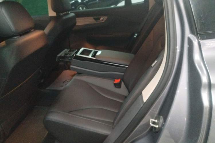 Used Hongqi E-QM5 2024 610 km PLUS Interior 4