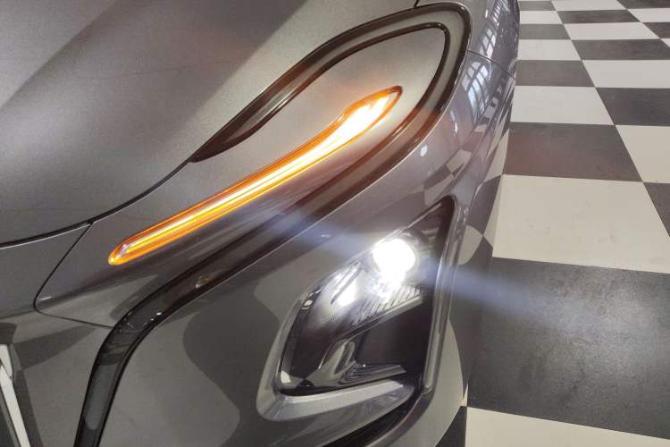 Used Hongqi E-QM5 2024 610 km PLUS Left Front Headlight