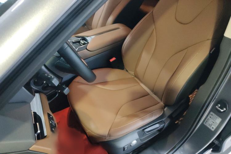Used Hongqi E-QM5 2024 610 km PLUS Left Front Seat