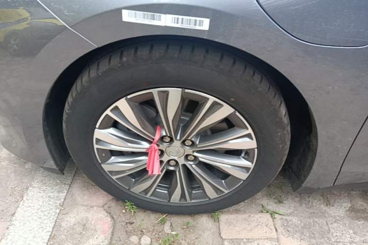 Used Hongqi E-QM5 2024 610 km PLUS Left Front Wheel Hub
