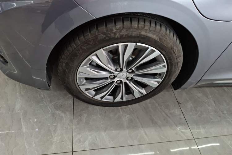 Used Hongqi E-QM5 2024 610 km PLUS Left Front Wheel Hub