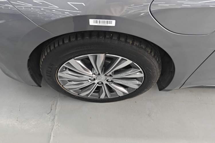Used Hongqi E-QM5 2024 610 km PLUS Left Front Wheel Hub