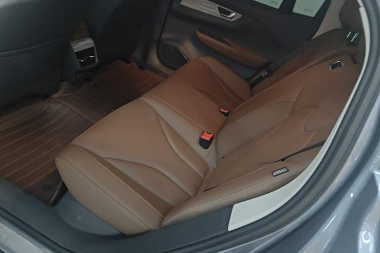 Used Hongqi E-QM5 2024 610 km PLUS Left Rear Seat
