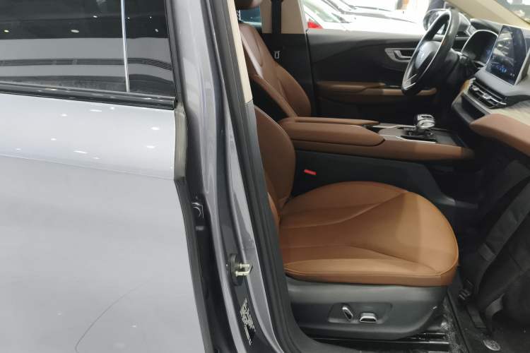 Used Hongqi E-QM5 2024 560km PLUS Right Front Seat