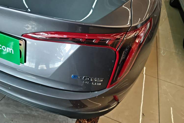 Used Hongqi E-QM5 2024 610 km PLUS Right Rear Taillight